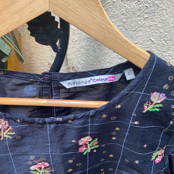 Melange Tops. Size- L - Picture 5 of 10